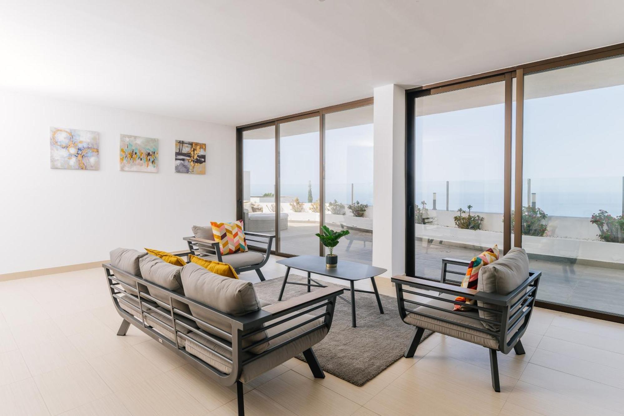 Sunset White Villa - Ocean View, Jakuzzi, Heated Pool, Air-Conditioning, Grill Playa de las Americas  Exterior photo
